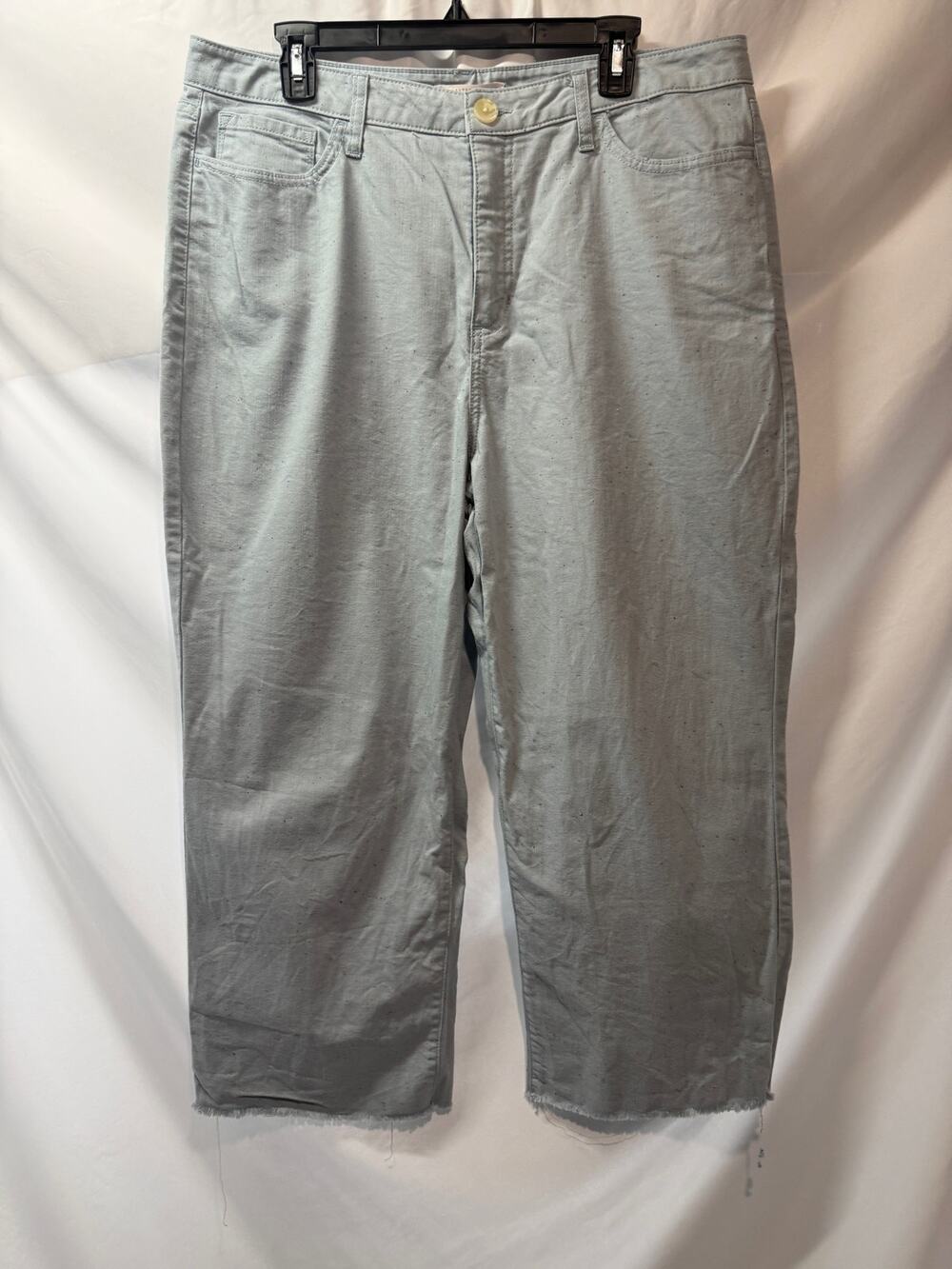 LC Lauren Conrad Wide Leg Ankle Jeans Size 18 Light Blue Raw Hem Paint Speck